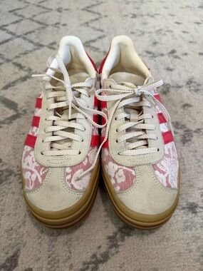 Women’s Adidas Liberty Low-Top Sneakers